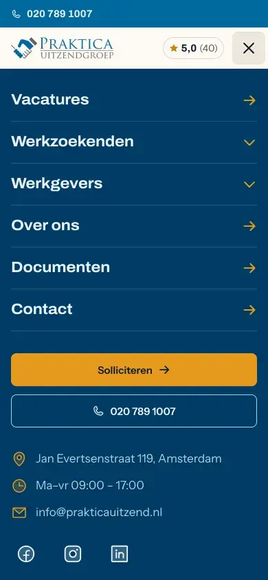 Het mobiele menu met de Google-score en een sollicitatieknop